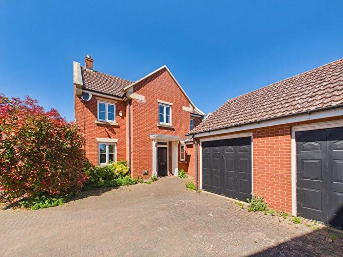 4 Bedroom Detached House For Sale In Civray Avenue, Downham Market, Norfolk, PE38