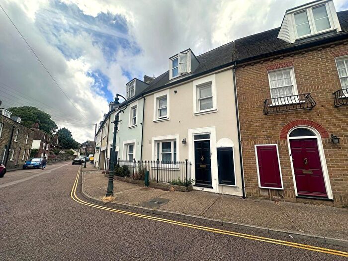 2 Bedroom Duplex To Rent In Castle Row, Canterbury, CT1