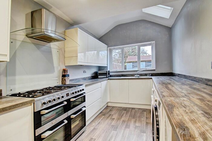 4 Bedroom Semi-Detached House For Sale In Sorrel Drive, Kingsbury, B78