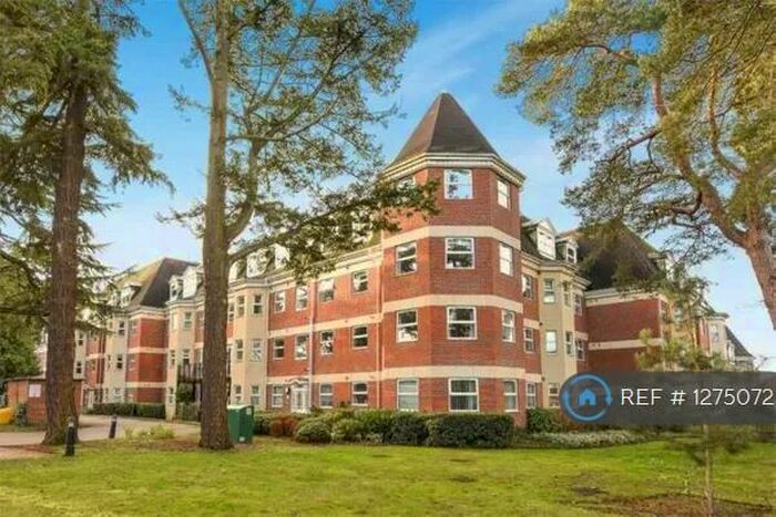 2 Bedroom Flat To Rent In Elmhurst Court, Camberley, GU15