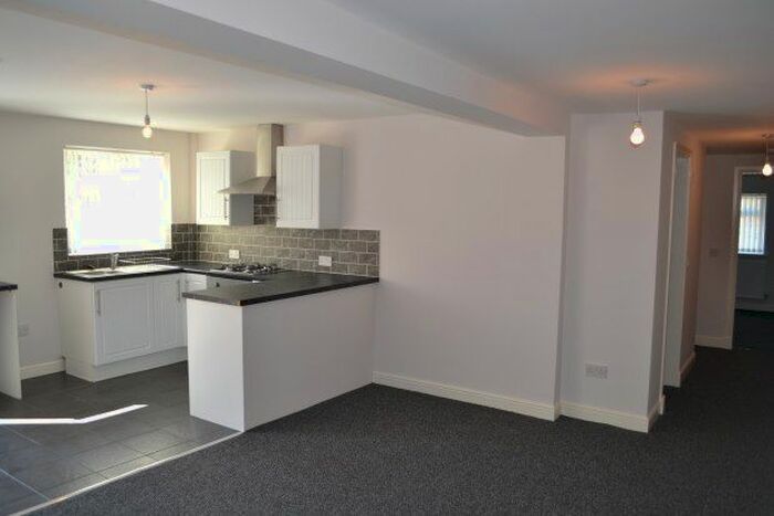 3 Bedroom Flat To Rent In The Woodlands, Stoke-On-Trent, ST7