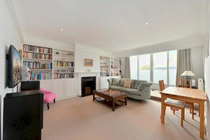 2 Bedroom Flat To Rent In Queen's Gate Gardens, London, SW7