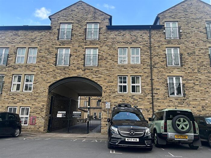 2 Bedroom Apartment To Rent In Rawson Buildings, Rawson Road, Bradford, BD1