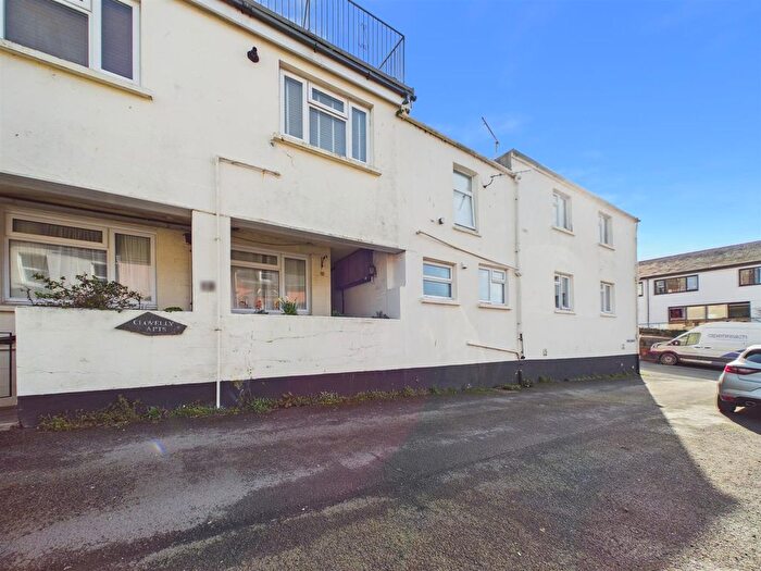 3 Bedroom Flat For Sale In Oxford Park, Ilfracombe, EX34