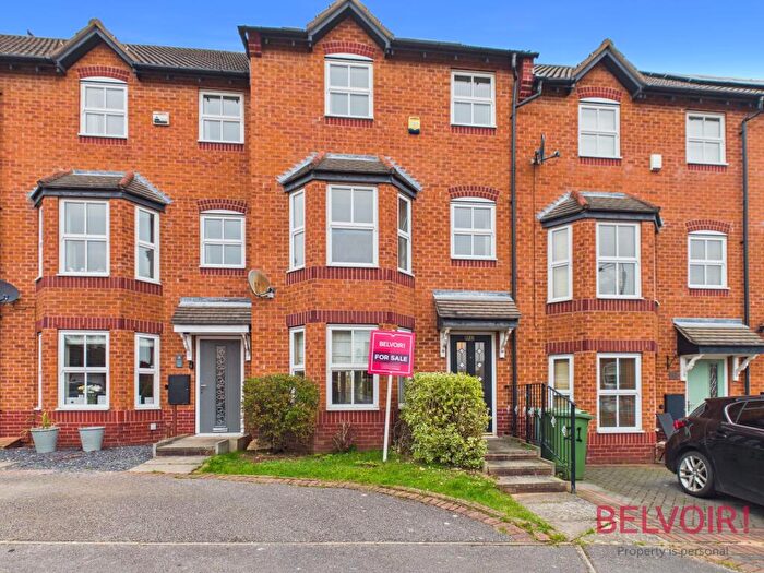 3 Bedroom Town House For Sale In Primrose Court, Mansfield Woodhouse, NG19