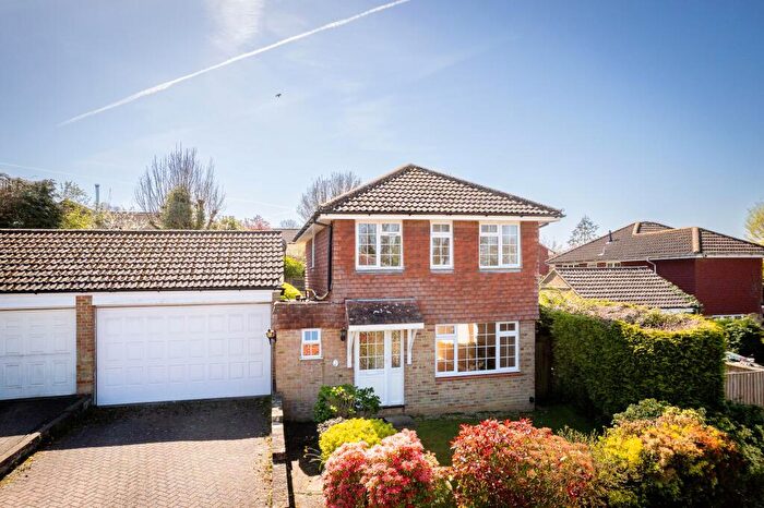 3 Bedroom Detached House For Sale In Locks Meadow, Dormansland, RH7