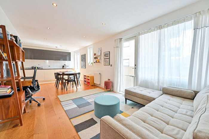 1 Bedroom Flat For Sale In East Street, London, , Elephant And Castle, London, SE17