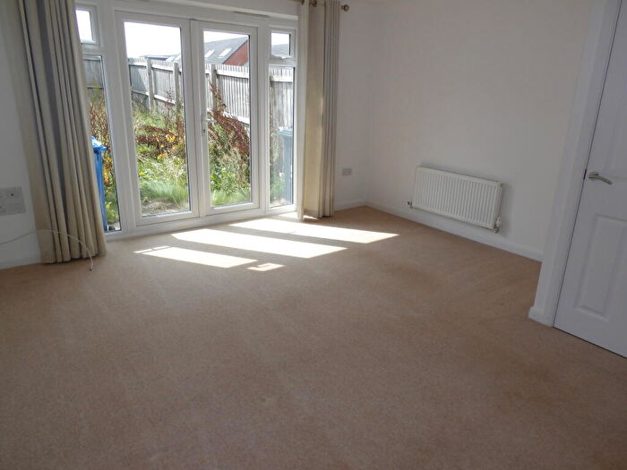 2 Bedroom Mews To Rent In Royal Close, BB2