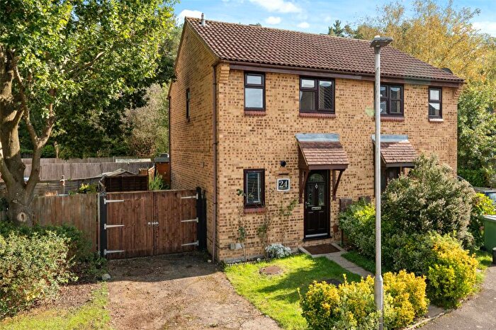 2 Bedroom Semi-Detached House To Rent In Wyresdale, Bracknell, Berkshire, RG12