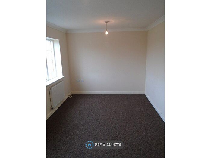 4 Bedroom Terraced House To Rent In Patrick Street Mews, Grimsby, DN32