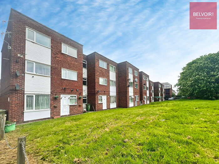 2 Bedroom Flat To Rent In Thorgam Court, Grimsby, DN31