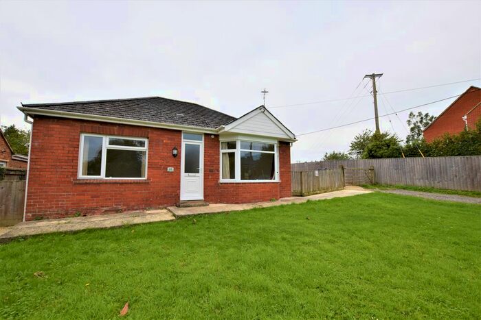 4 Bedroom Detached Bungalow To Rent In Witts Lane, Purton, Swindon SN5
