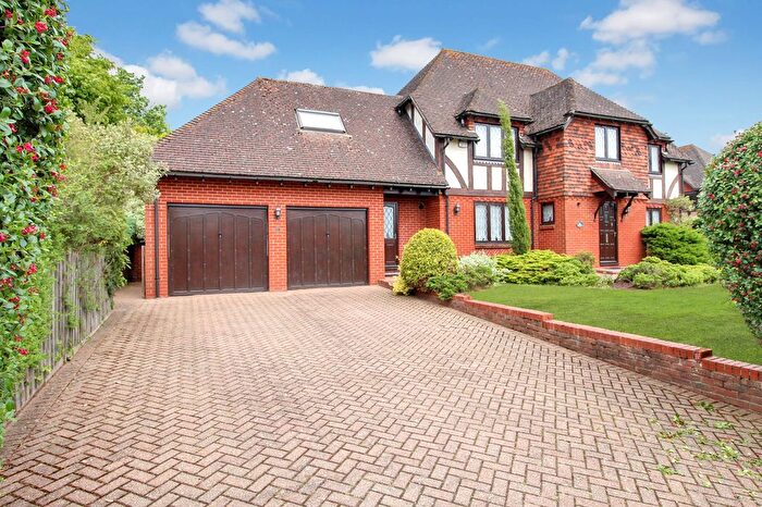 5 Bedroom Detached House For Sale In Watsons Close, Ashford, TN25