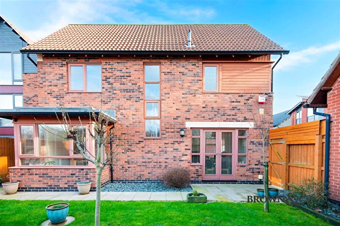 3 Bedroom Detached House For Sale In Lavender Close, New Ollerton, Newark, Nottinghamshire, NG22