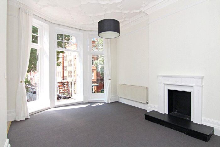 1 Bedroom Flat To Rent In Kensington Court, Kensington, W8