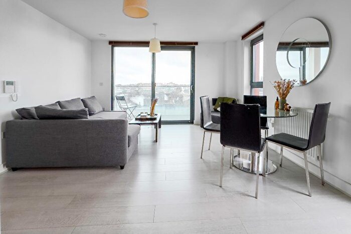 1 Bedroom Flat To Rent In Ocean Tower, Dalston Square, London, E8