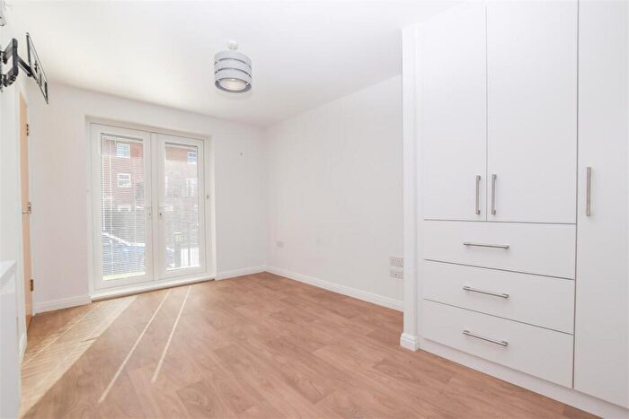 2 Bedroom Apartment To Rent In Millfield, Neston, Cheshire, CH64