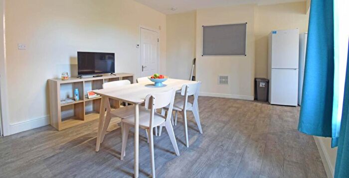 4 Bedroom House To Rent In Stalker Lees Road, Sheffield, S11