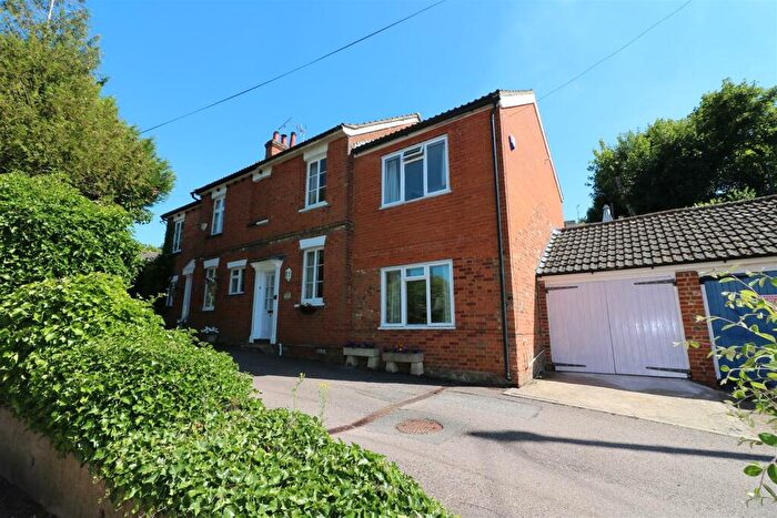 3 Bedroom End Of Terrace House To Rent In London Road, Welwyn, AL6