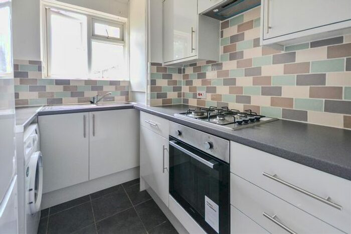 2 Bedroom Flat To Rent In Central Gardens, Morden, SM4