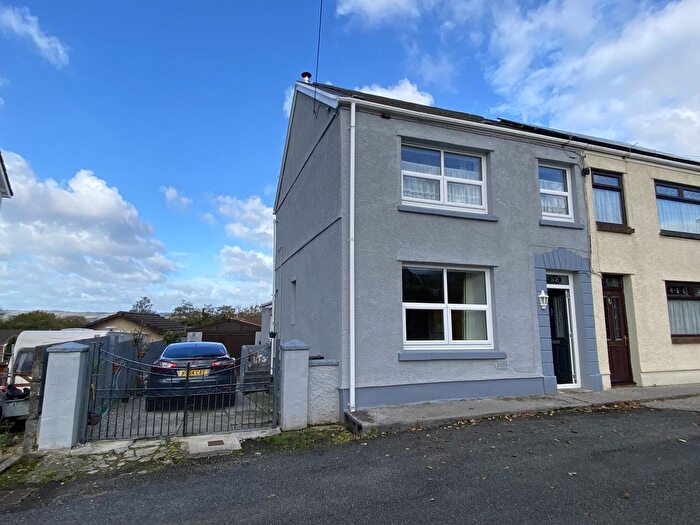 3 Bedroom Semi Detached House For Sale In Wernoleu Road, Ammanford, Carmarthenshire., SA18