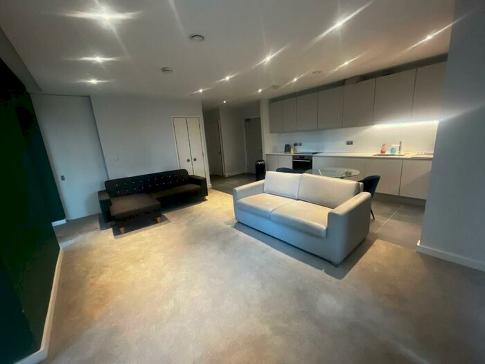 1 Bedroom Apartment To Rent In Local Blackfirars, Salford, M3