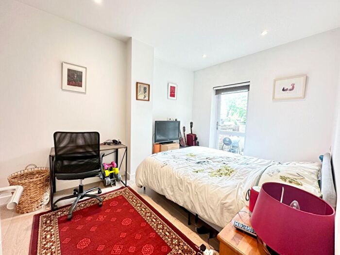 1 Bedroom Apartment To Rent In Seven Sisters Road, London, N4