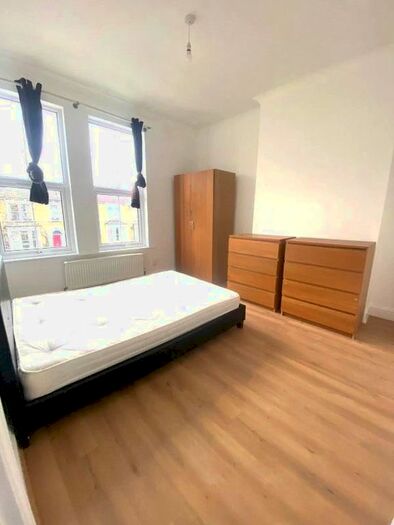 2 Bedroom Flat To Rent In Evering Road, London, E5