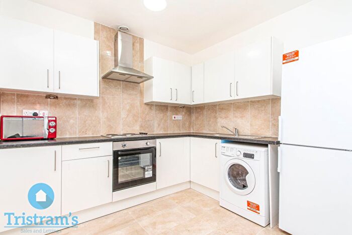 2 Bedroom Flat To Rent In Castle Boulevard, Nottingham, NG7