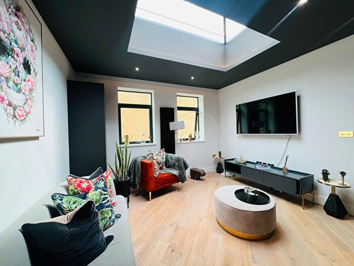 1 Bedroom Flat For Sale In Windmill Lane, London, E15
