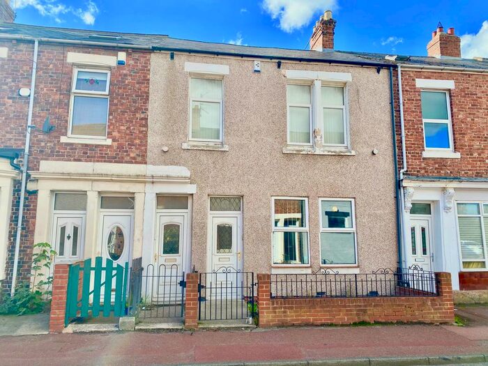2 Bedroom Flat To Rent In Station Road, Bill Quay, Gateshead, Tyne & Wear, NE10