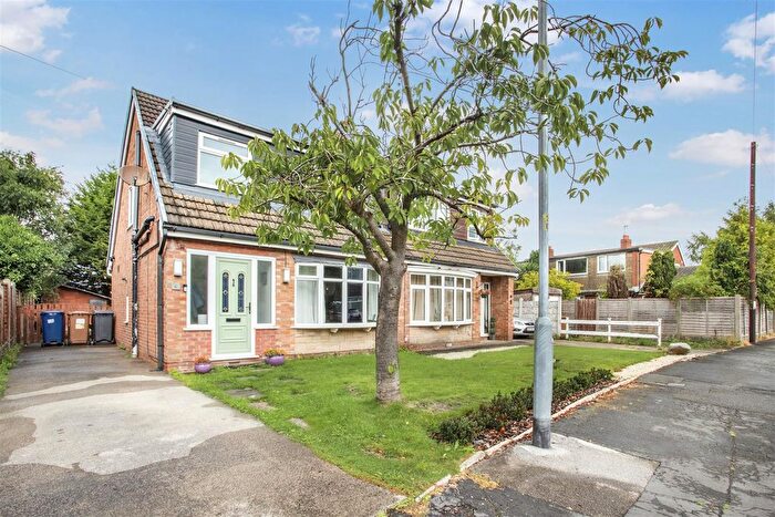 3 Bedroom Semi-Detached Bungalow For Sale In Hayfield Avenue, Hoghton, Preston, PR5