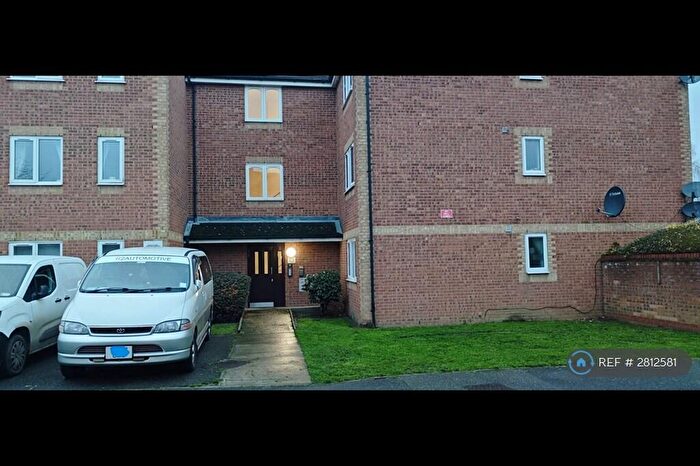 2 Bedroom Flat To Rent In Danbury Crescent, South Ockendon, RM15