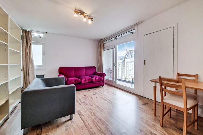 3 Bedroom Flat To Rent In Victoria Rise, London, SW4