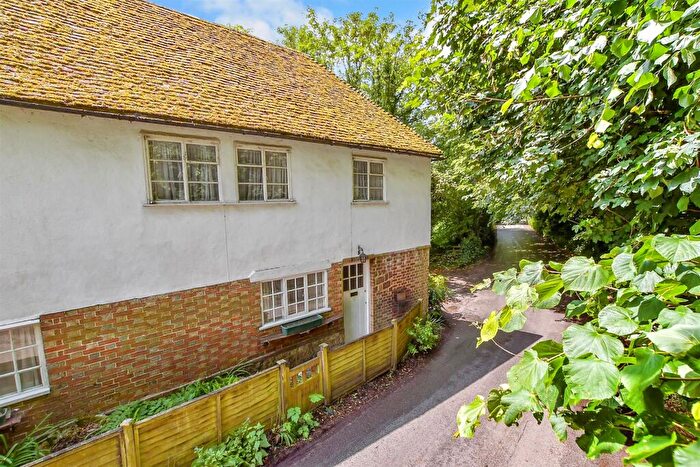 2 Bedroom Cottage For Sale In Chart Road, Sutton Valence, Maidstone, Kent, ME17