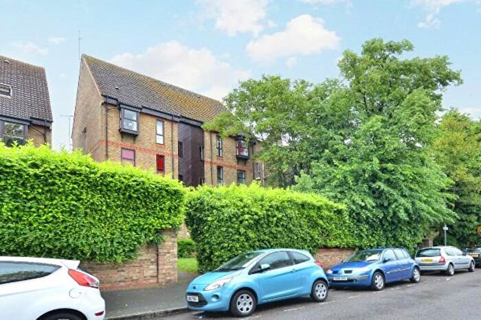 Studio To Rent In Blackheath, , London - - Studio, SE3