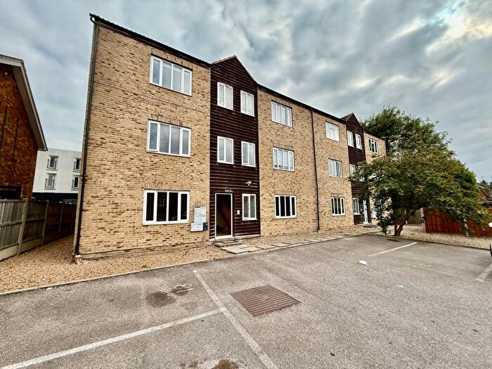 2 Bedroom Flat To Rent In Victoria Road, Victoria Court Victoria Road, SS17
