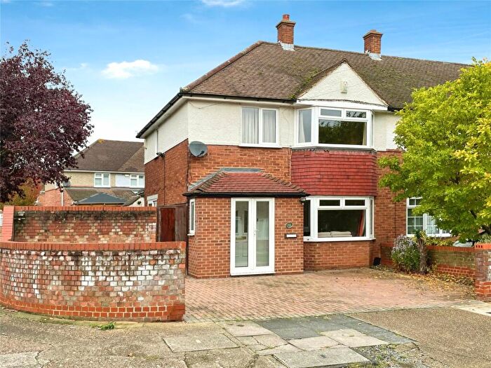 3 Bedroom End Of Terrace House For Sale In Heron Way, Upminster, Essex, RM14