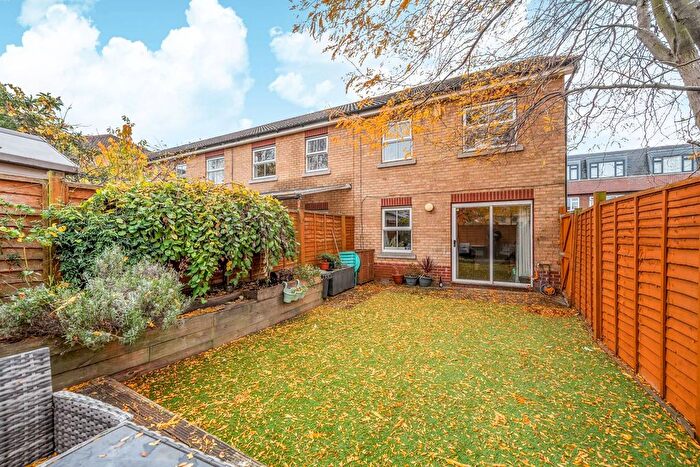 3 Bedroom Flat To Rent In Hampden Lane, Tottenham, London, N17