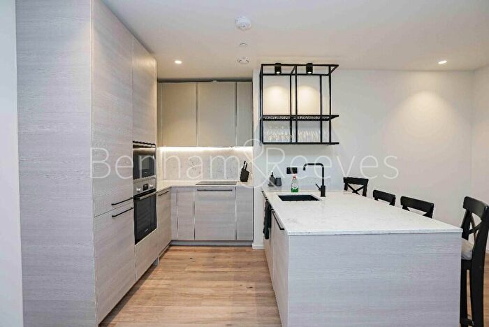 1 Bedroom Apartment To Rent In Hawser Lane, Poplar Riverside, E14