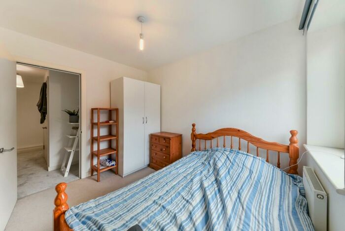 2 Bedroom Flat For Sale In Forge Square, Isle Of Dogs, London, E14