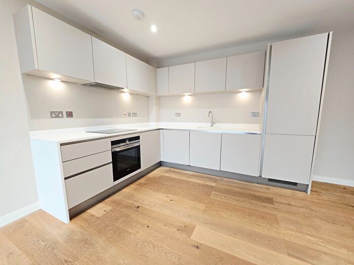 2 Bedroom Flat To Rent In East Barnet Road, Barnet, EN4