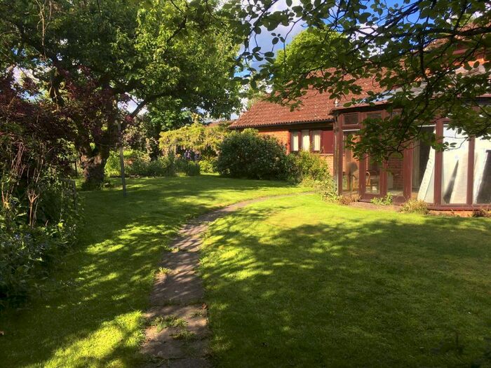 2 Bedroom Bungalow To Rent In The Fairway, Devizes, SN10