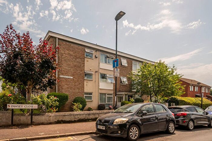 2 Bedroom Flat For Sale In Pawsey Close, Upton Park, London, E13