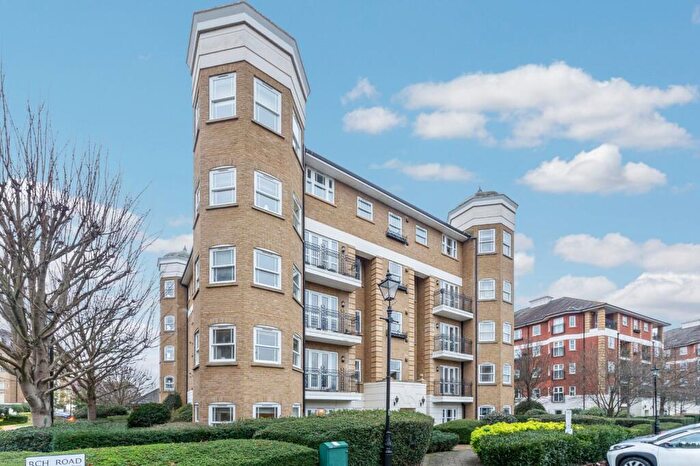 2 Bedroom Flat For Sale In Trinity Church Road, Barnes, SW13