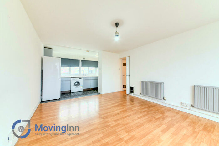 1 Bedroom Flat To Rent In Lindsey Close, Mitcham, Surrey, CR4