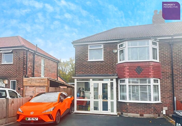 3 Bedroom Semi Detached House For Sale In Lavington Avenue, Cheadle, SK8