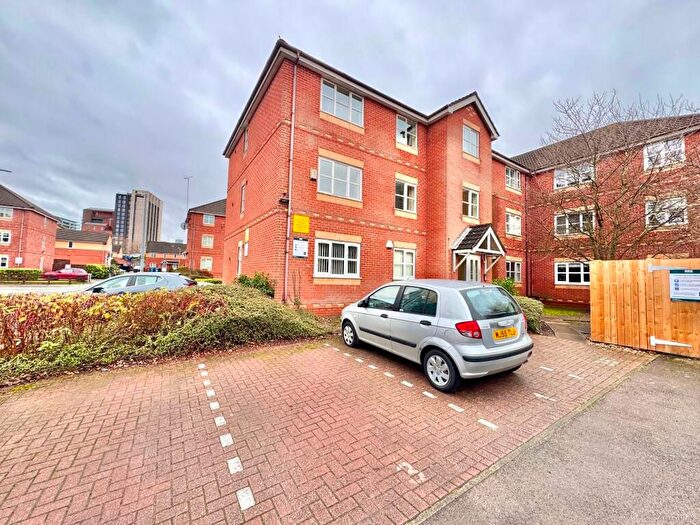 2 Bedroom Flat For Sale In Georgette Drive, Salford, M3