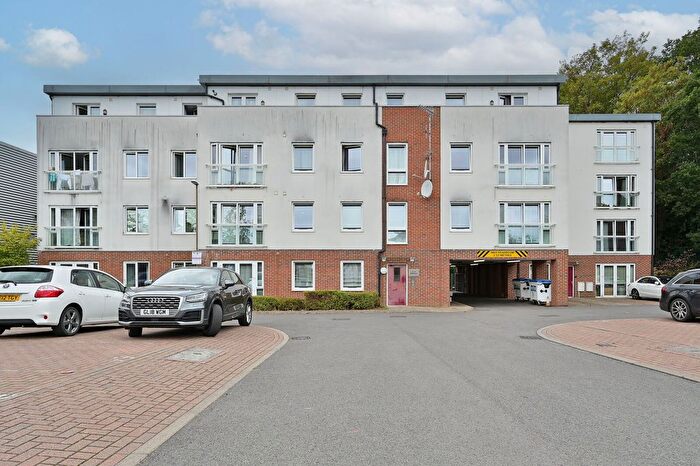 2 Bedroom Flat For Sale In Royal Court, Watford, WD18