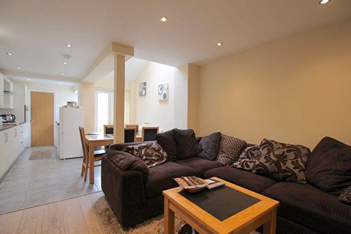 4 Bedroom Terraced House To Rent In Parkfield Place, Cardiff, CF14